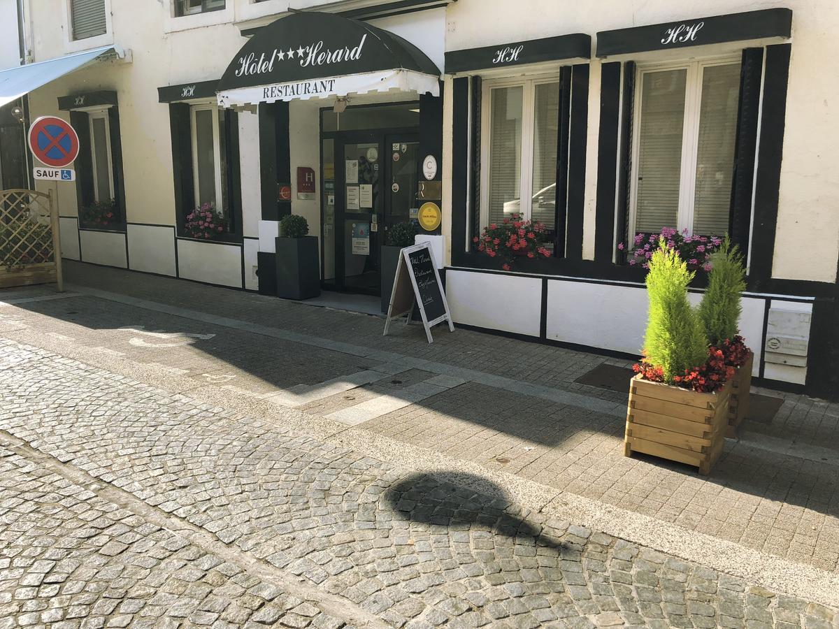 Hotel Restaurant Herard Bourbonne-les-Bains Exteriör bild