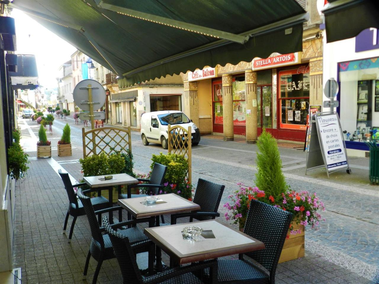 Hotel Restaurant Herard Bourbonne-les-Bains Exteriör bild